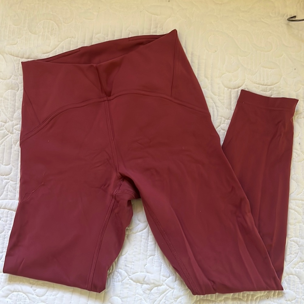Lululemon Crimson leggings. Size 6, 25 inch inseam.